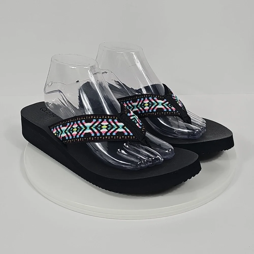 NWOT QLEYO Platform Flip Flops Black Aztec Print Comfort Sandals 11 Beach Cruise